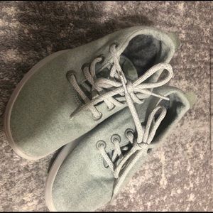 Light Green Women’s Allbirds wool runners size 6